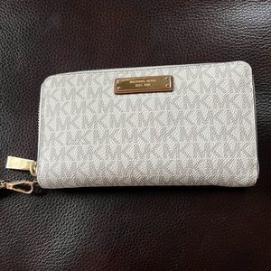 Michael Kors Logo Continental Wristlet Wallet.